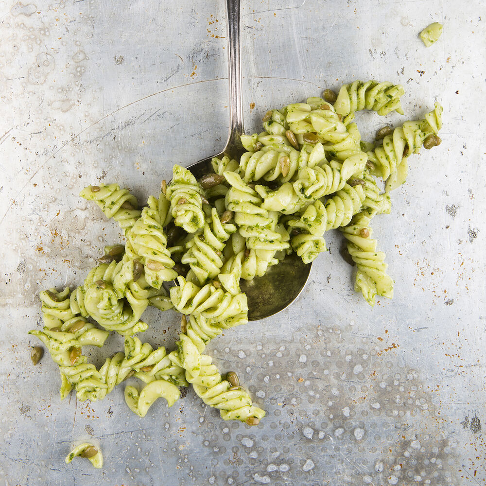 Basilikapasta med solrosfrö