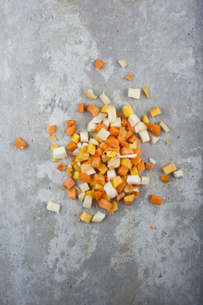 Rotfruktsblandning tärnad