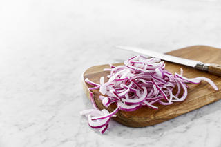 Lök röd skivad halvring 2 kg