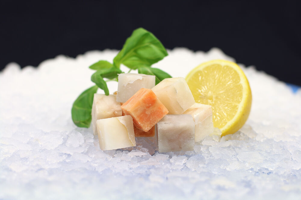 Fisktärningar av lax, torsk, sej 2x2x2cm ASC MSC