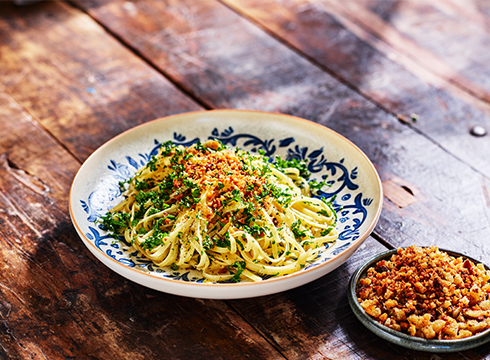 Pasta aglio e olio med citronpangrattato 
